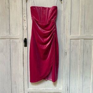 Lulu's Strapless Velvet Draped Midi Dress in Fuchsia